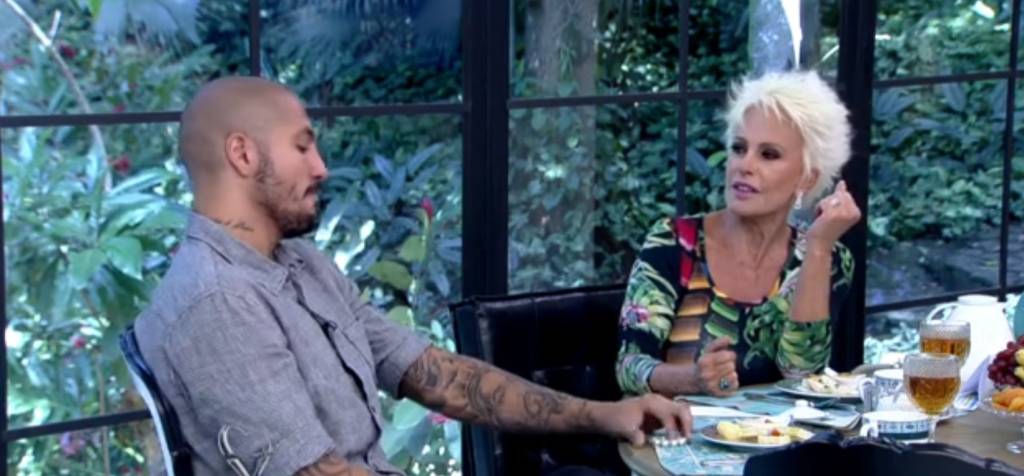 No Mais Você, Fernando desconversa e não decide entre Aline e Amanda