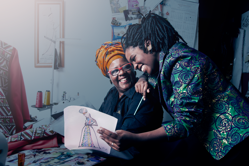 “Nunca alisei meu cabelo”, conta estilista de moda afro