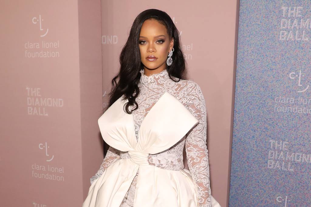 É oficial! Rihanna vai lançar sua própria marca de roupas de luxo
