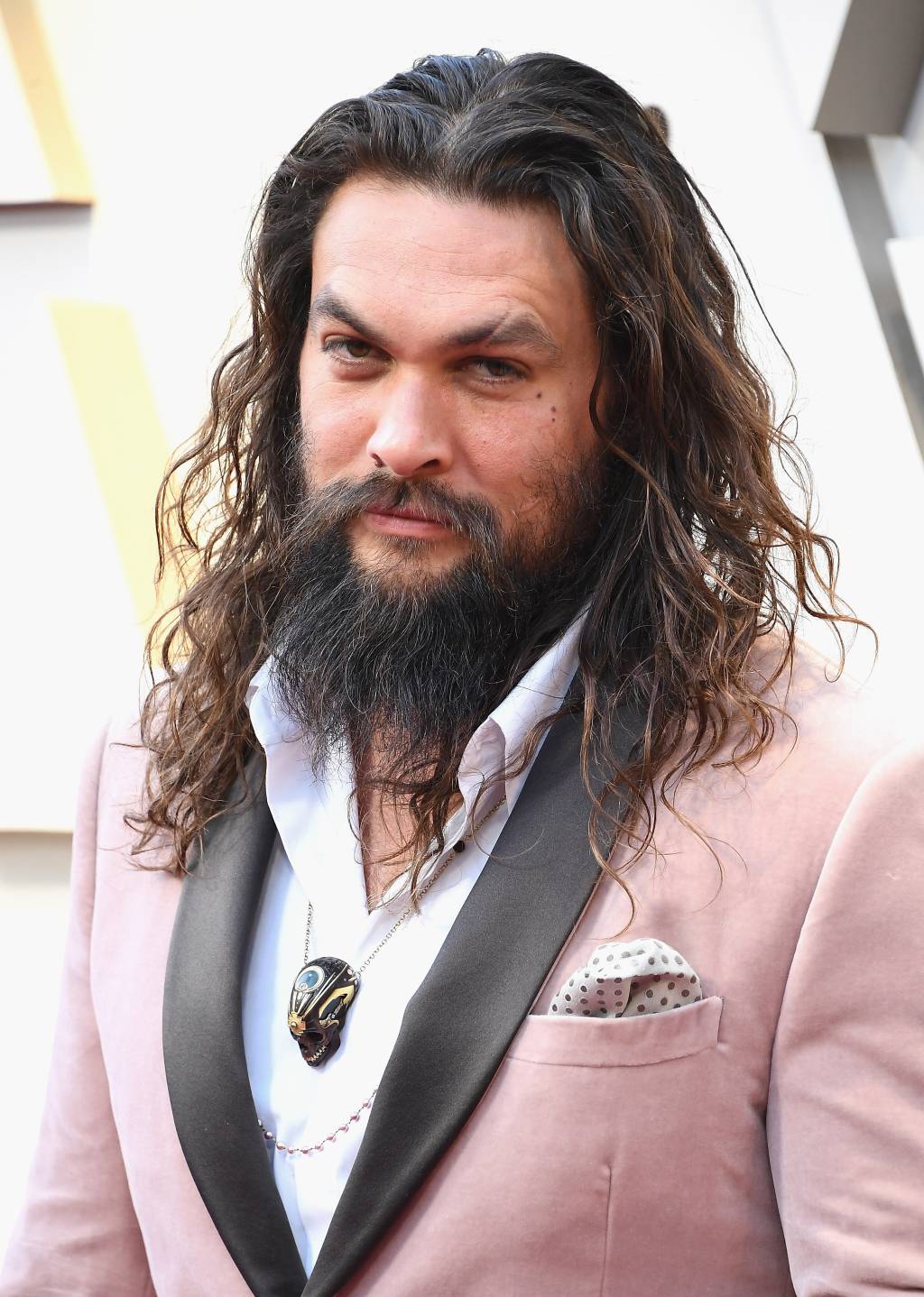 Jason Momoa raspou toda a barba e ficou ainda mais sexy