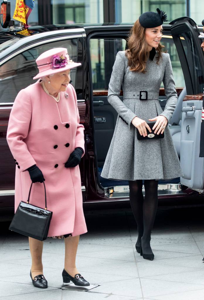 Rainha Elizabeth II e Kate Middleton