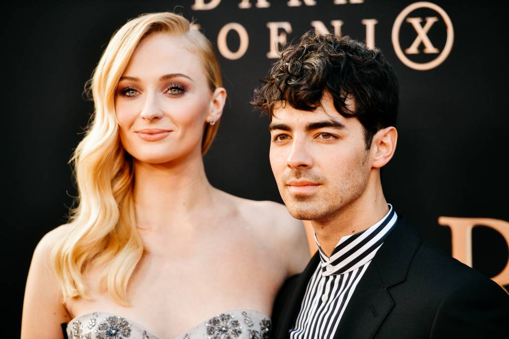 O vestido de noiva da Sophie Turner é um verdadeiro sonho de princesa