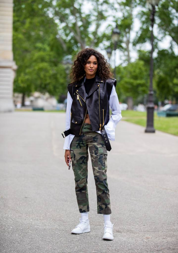 Cindy Bruna- Street Style – Semana de Alta-Costura de Paris 2019/2020