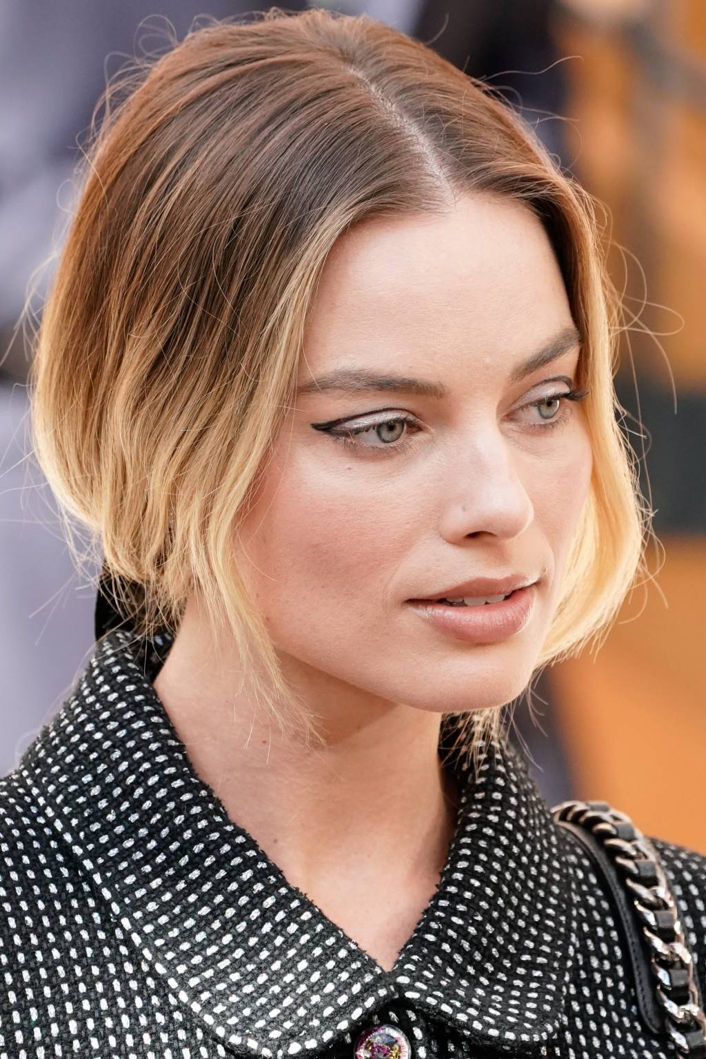 Margot Robbie Chanel : Front Row – Paris Fashion Week – Haute Couture Fall/Winter 2019/2020
