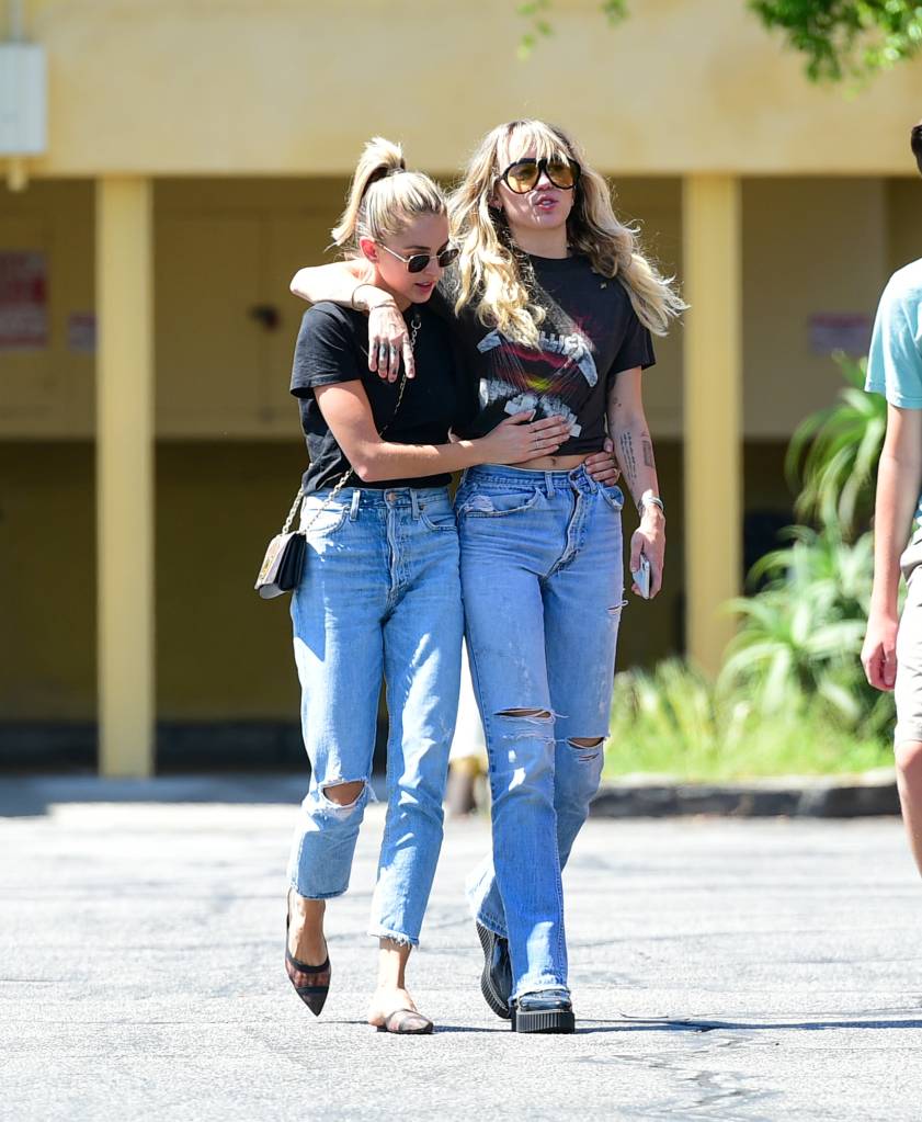 Miley Cyrus e Kaitlynn Carter