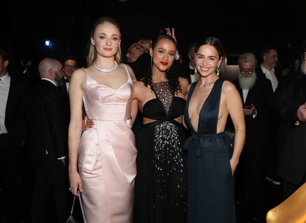 Sophie Turner, Nathalie Emmanuel e Emilia Clarke