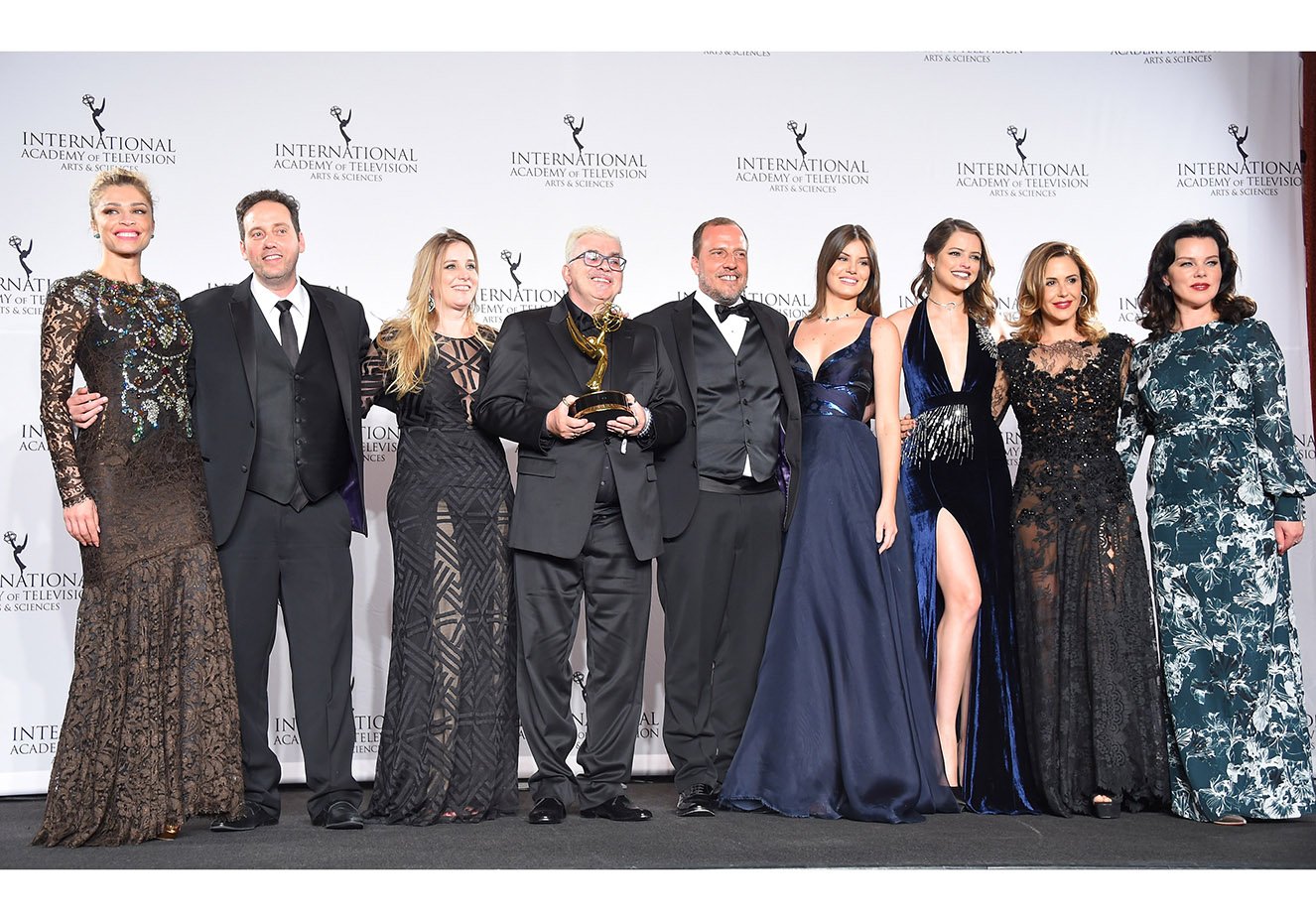 Os looks de festa das famosas brasileiras no Emmy Internacional