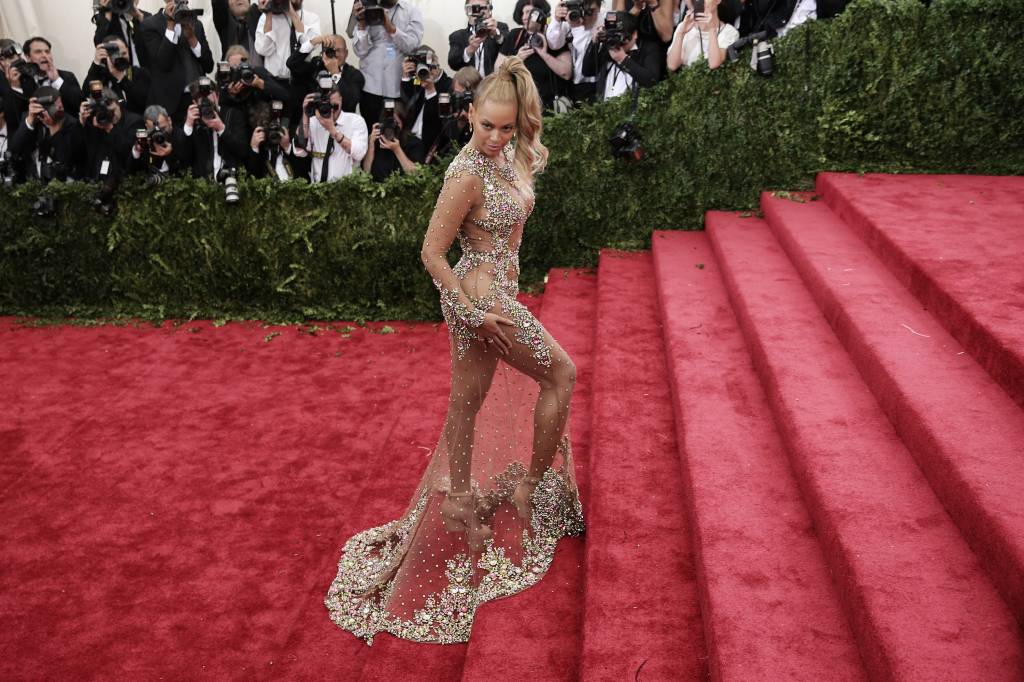 Beyoncé MET Gala China: Through The Looking Glass