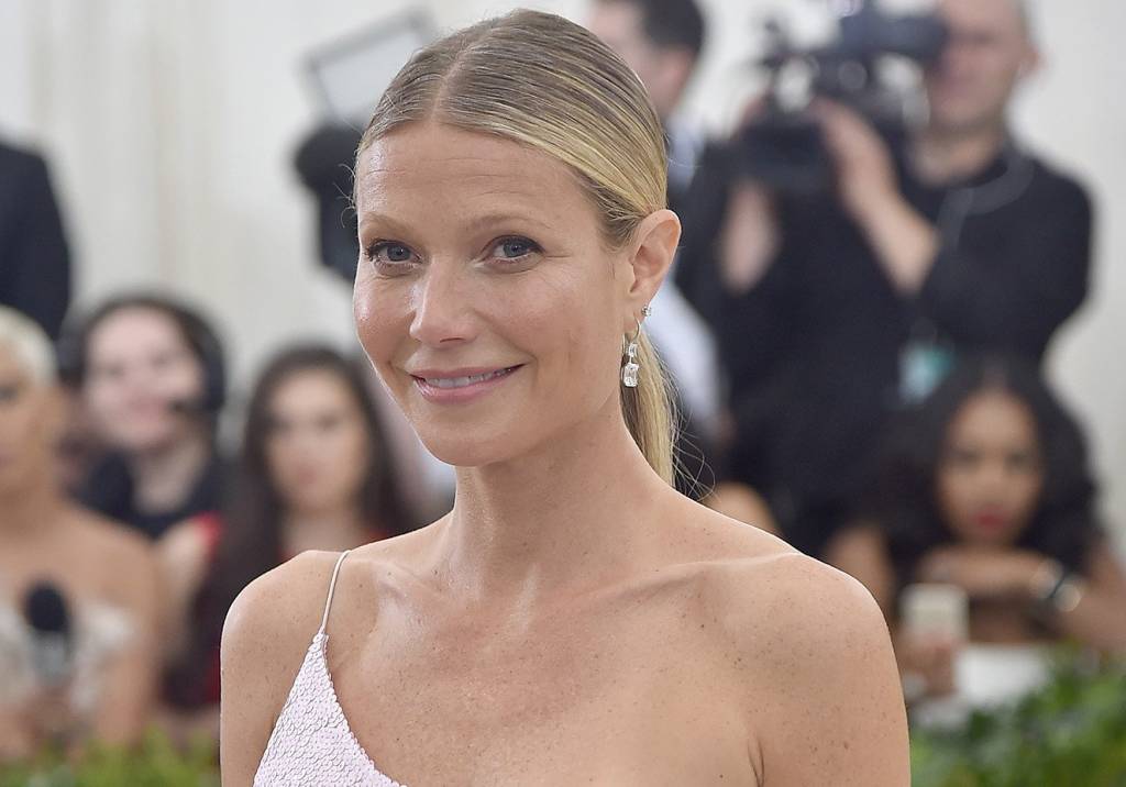 No Met, Gwyneth Paltrow relembra primeiro look que usou no Oscar