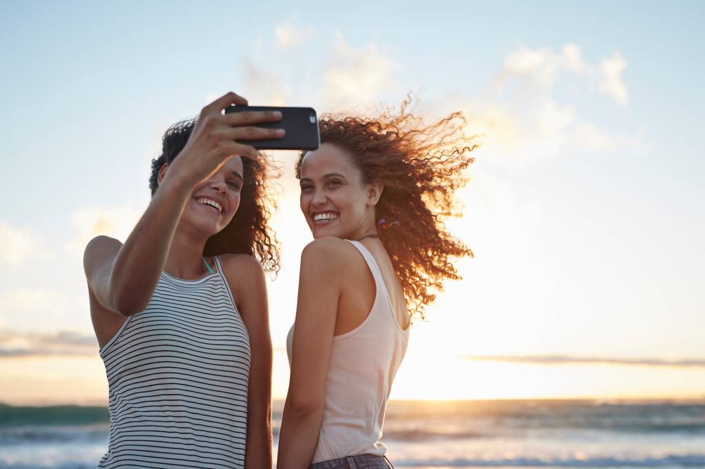 7 dicas espertas para driblar a transpiração e a oleosidade no verão