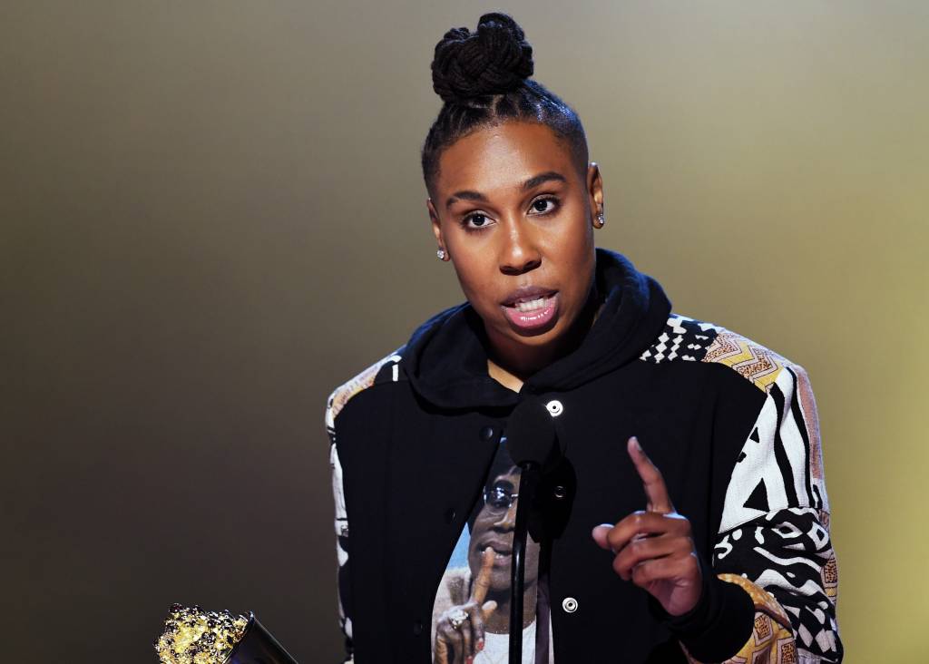 Lena Waithe raspou os cabelos pelo melhor motivo de todos