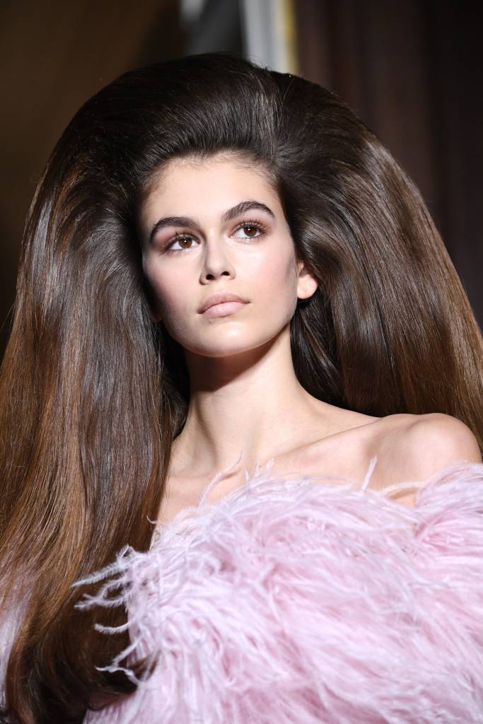 Kaia Gerber no desfile da Valentino