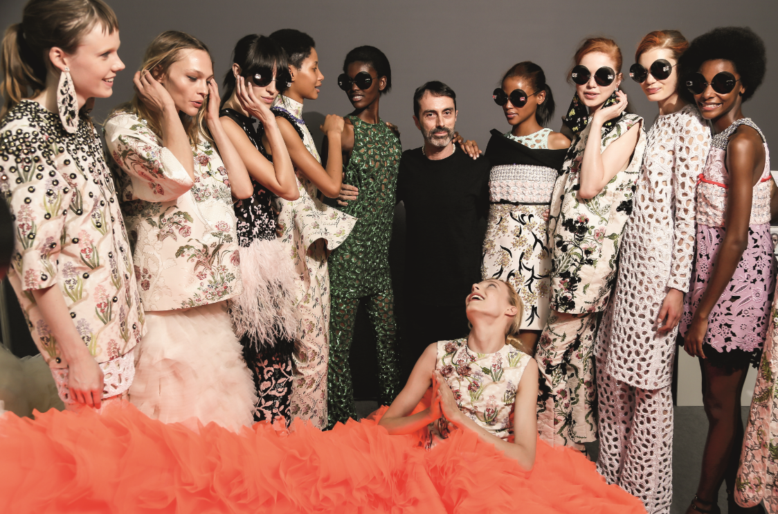“Minhas fantasias giram em torno do lado lúdico de uma história de amor”, conta Giambattista Valli