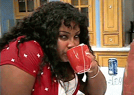 GIF mulher negra bebendo chá, extremamente irritada GIF mulher negra bebendo chá, extremamente irritada