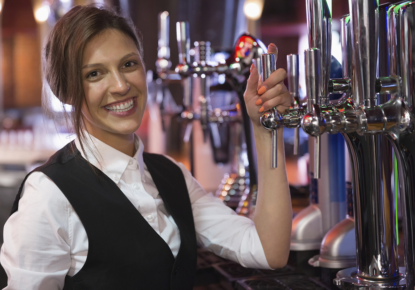 Gar&ccedil;onete em Bar