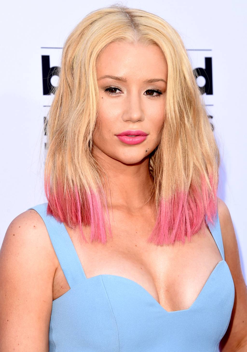 Cabelos coloridos das famosas