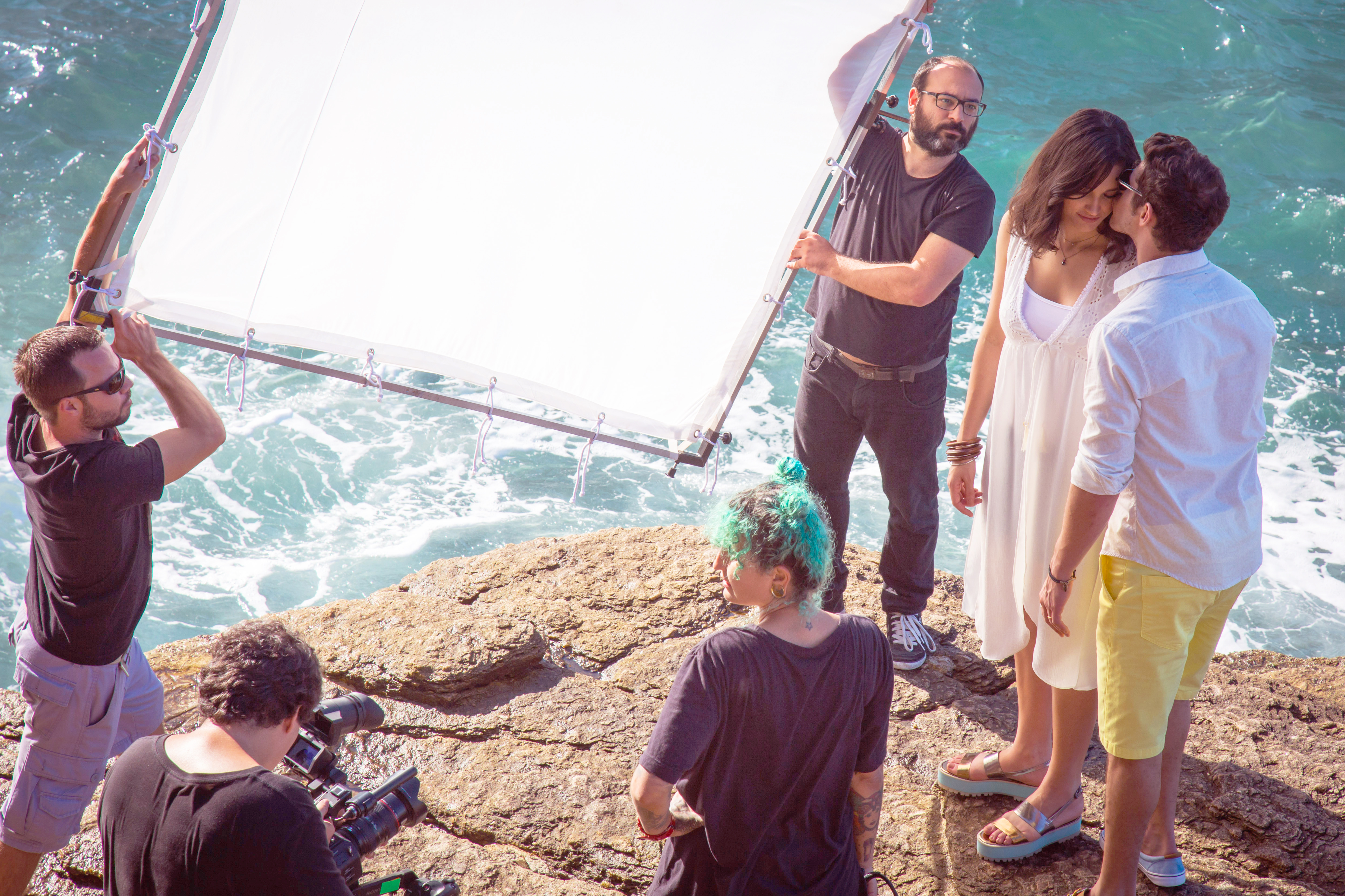 As fotos da campanha contaram com styling de Felipe Veloso, mas o casal tamb&eacute;m participou da escolha das roupas. &ldquo;N&oacute;s dois opinamos no look um do outro, eu mais no dele do que ele no meu! (risos)&rdquo;, diz a atriz.