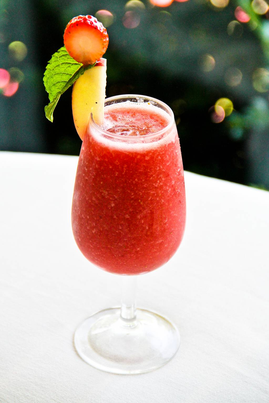 Suco termogênico de morango e pimenta-rosa