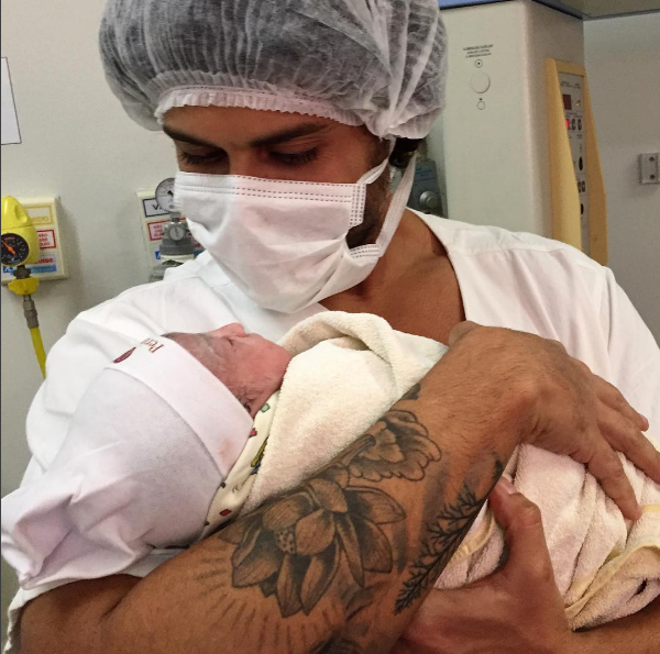 Jesus Luz festeja nascimento da filha: ‘Maior presente que a vida ofereceu’