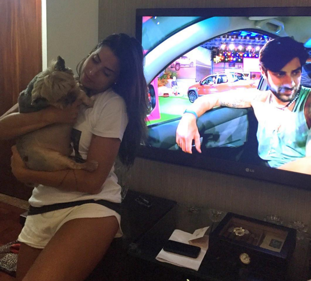 Já eliminada do BBB16, Juliana revela torcida por Renan