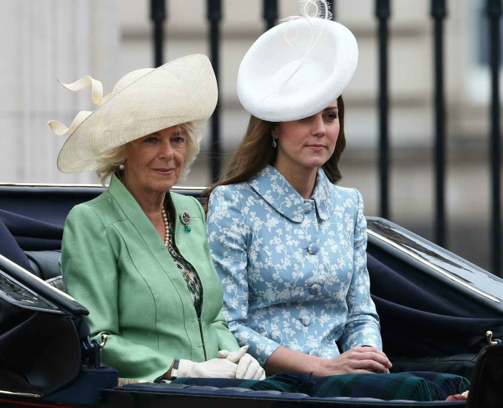 Kate Middleton faz primeira aparição pública após dar à luz
