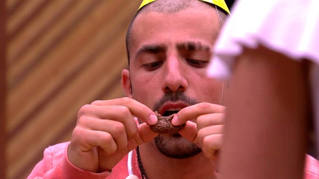 Internet se revolta com suposto “teatro” de Kaysar no BBB18