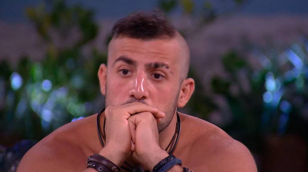 Kaysar pede ajuda a Caruso para seu voto no paredão no BBB18