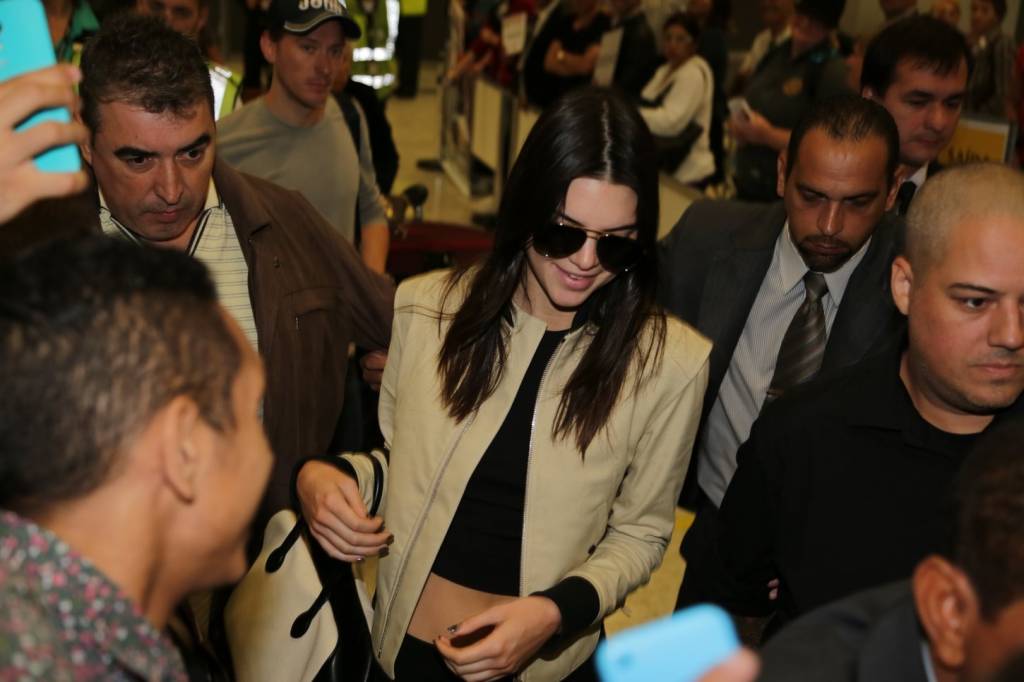 Kendall Jenner desembarca em São Paulo para evento da Le Lis Blanc