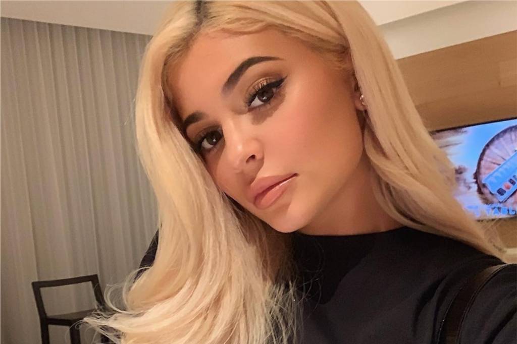 A estampa dessa blusinha da Kylie Jenner GRITA anos 90