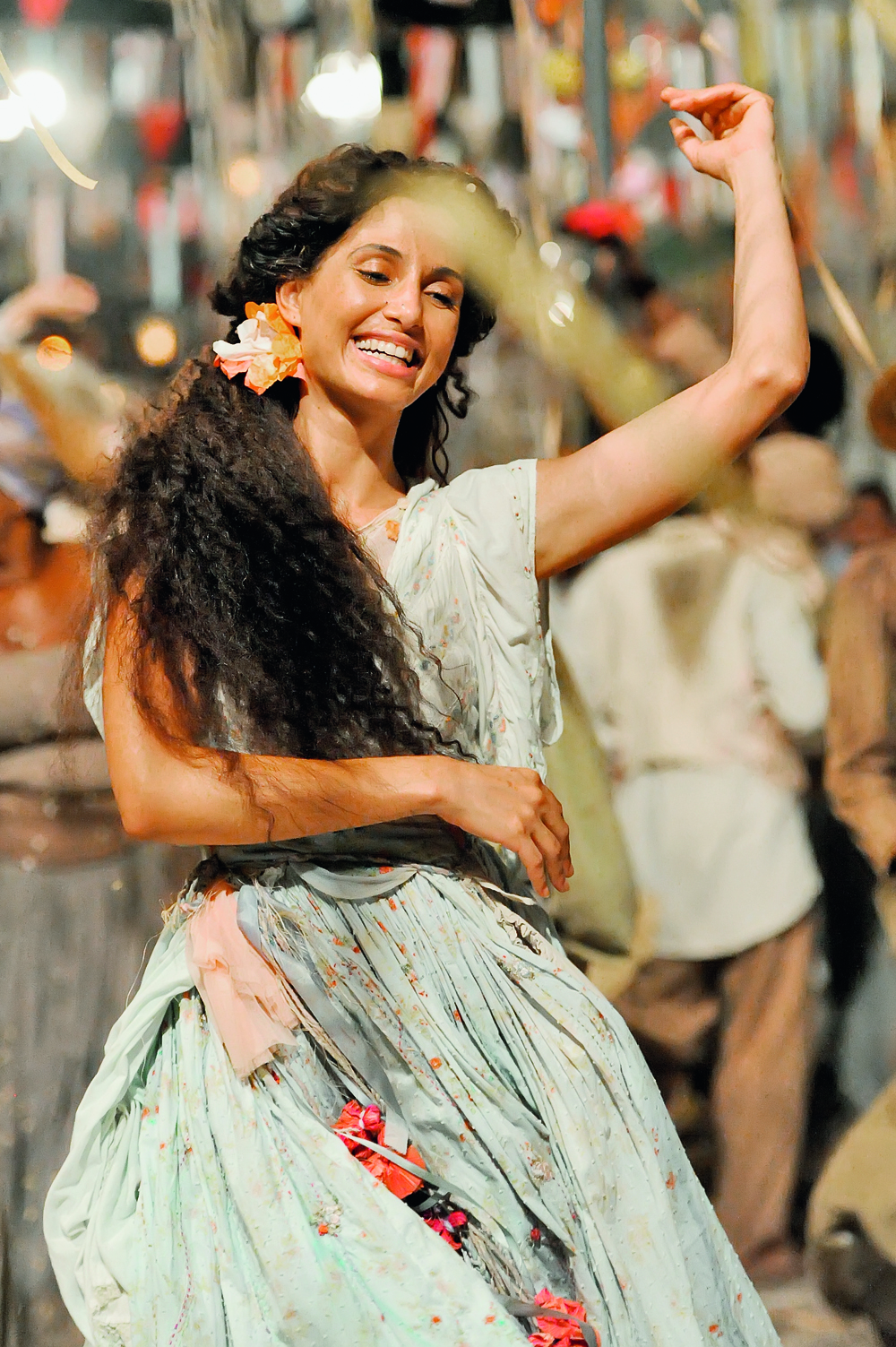 Lado a Lado: saiba mais sobre o papel de Camila Pitanga na nova novela