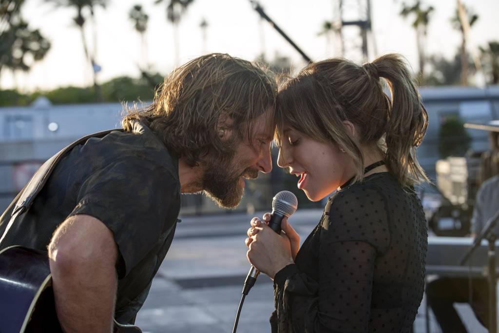 Lady Gaga fala sobre rumores de romance com Cooper: “Enganamos vocês”