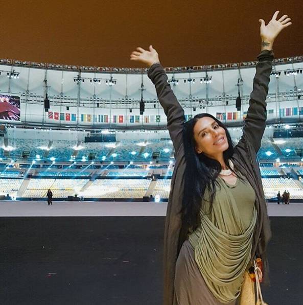 Lea T. usa figurino da Mormaii em cerimônia de abertura da Olimpíada Rio 2016
