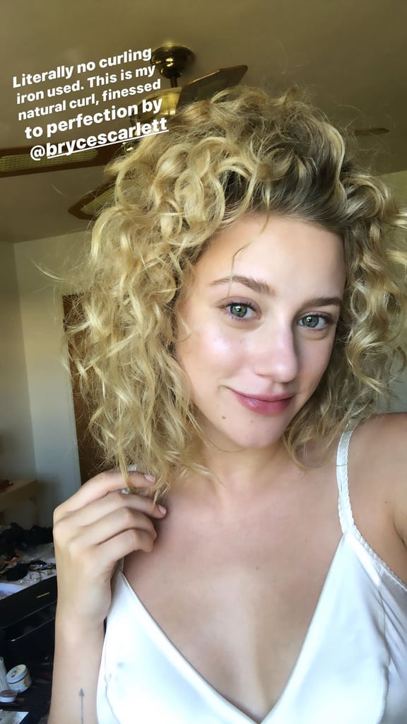 lili-reinhart-cabelo-natural-cacheado