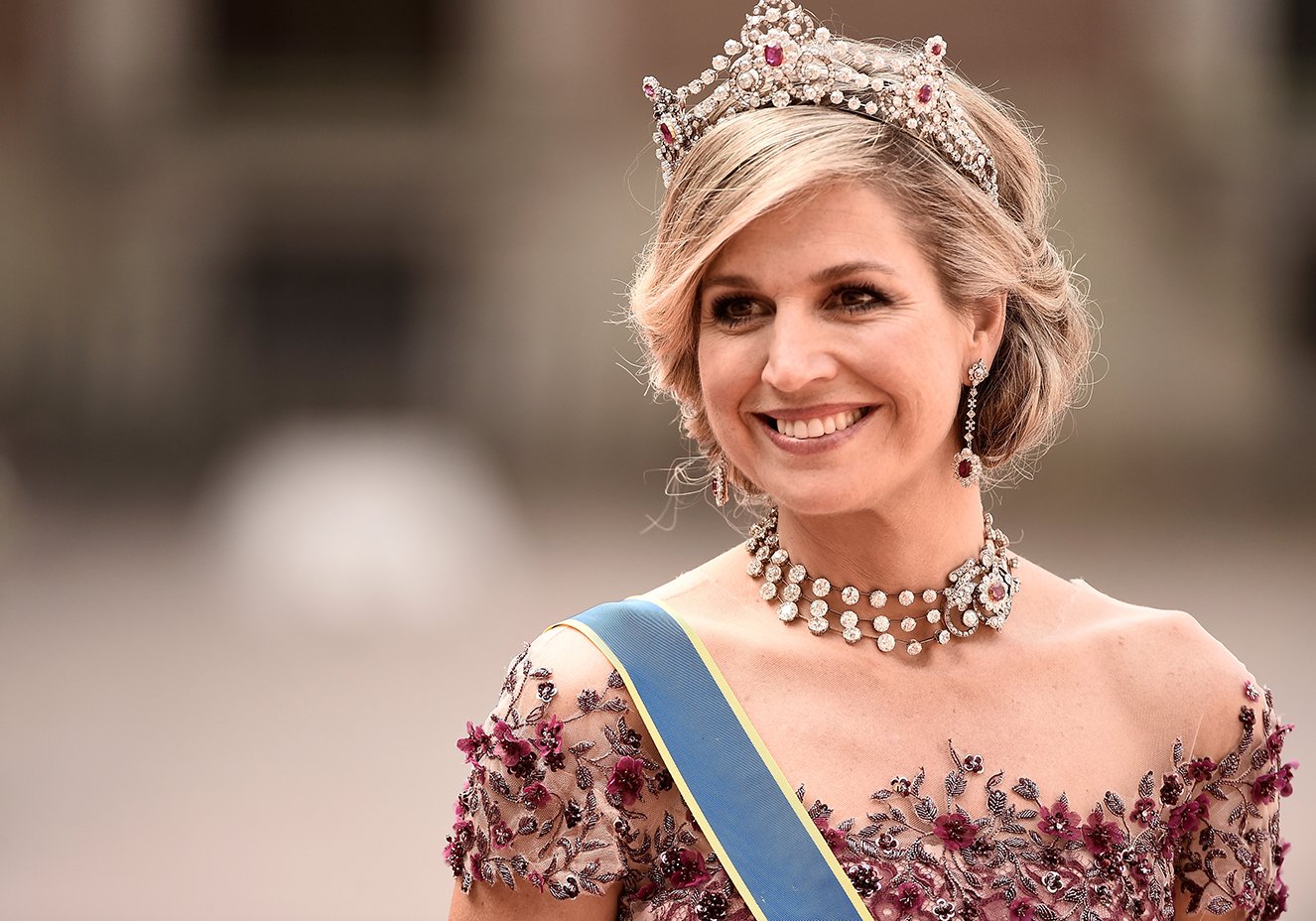 Realeza europeia se reúne em casamento na Suécia; veja os looks