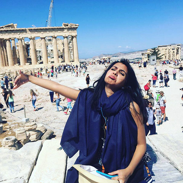 Essa mulher teve que passar a lua de mel sem o marido. E as fotos são hilárias!