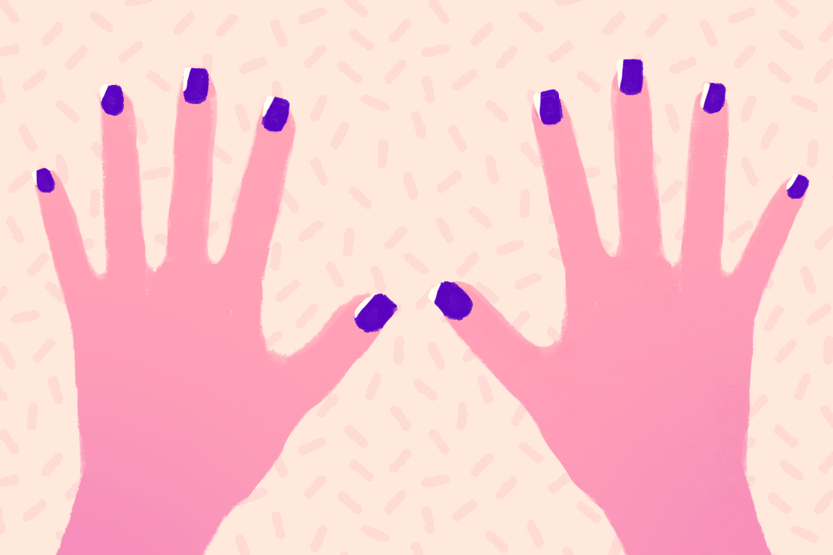 Mãos com esmaltes perfeitos nas unhas
