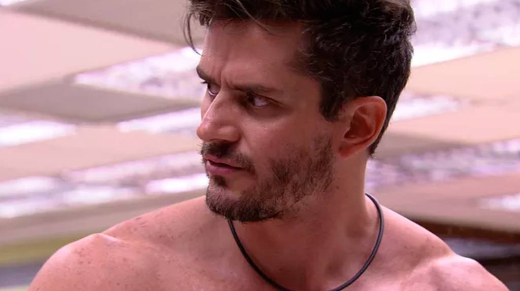 Marcos tem um palpite (errado) sobre a prova do líder