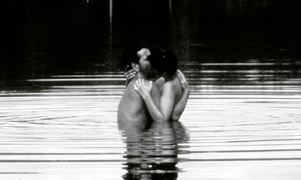 Livres para tirar a roupa: como a nudez chegou à televisão brasileira