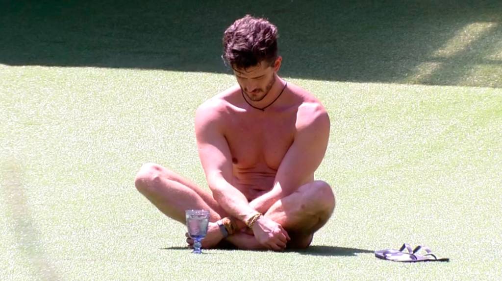 Marcos fica paz e amor, medita e promete Tour de Desculpas