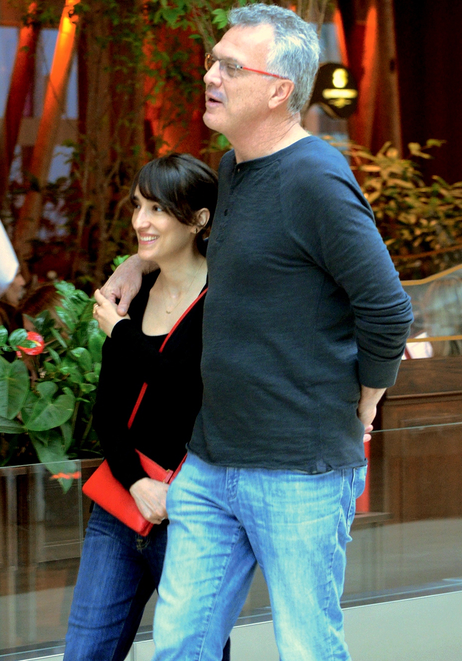 Como os casais famosos se conheceram