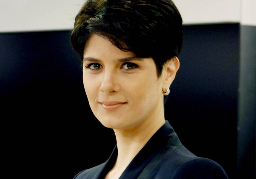 Mariana Godoy assina contrato com a RedeTV!
