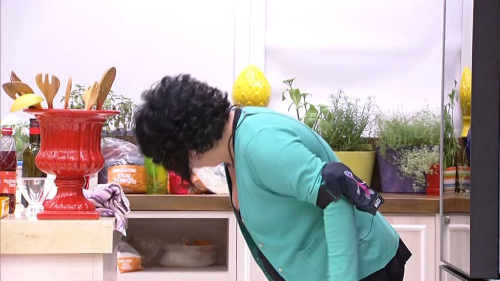 Pão some e Mariza faz investigação para descobrir o responsável