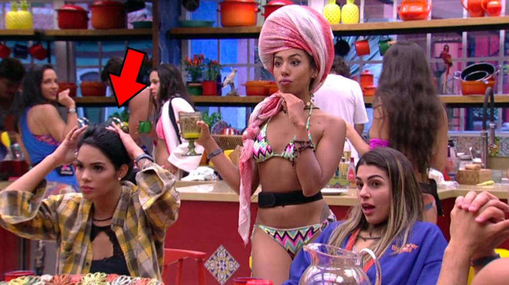 mayara-impaciente-com-gabriela-flor-no-bbb17 mayara-impaciente-com-gabriela-flor-no-bbb17