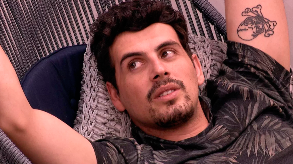 Maycon (de novo) demonstra intolerância religiosa no BBB19
