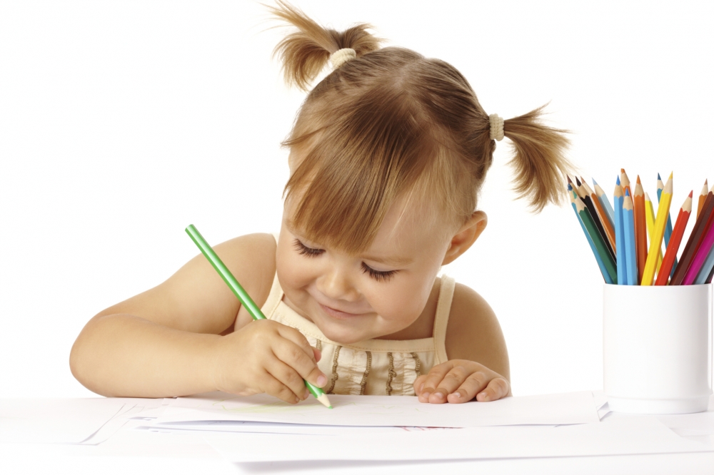 Como estimular os sentidos de seu filho por meio da arte