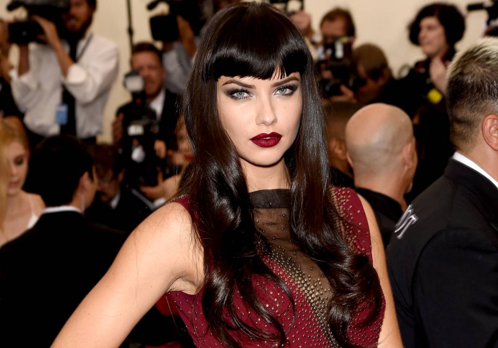 Torquatto comenta os penteados e makes do MET