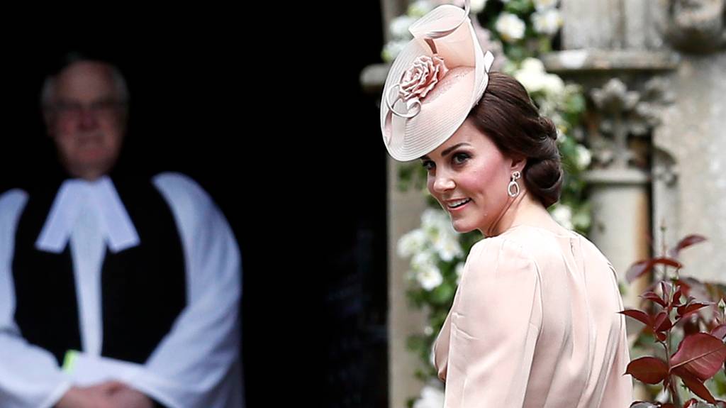 A cara brava de Kate Middleton no casamento da irmã não tem preço