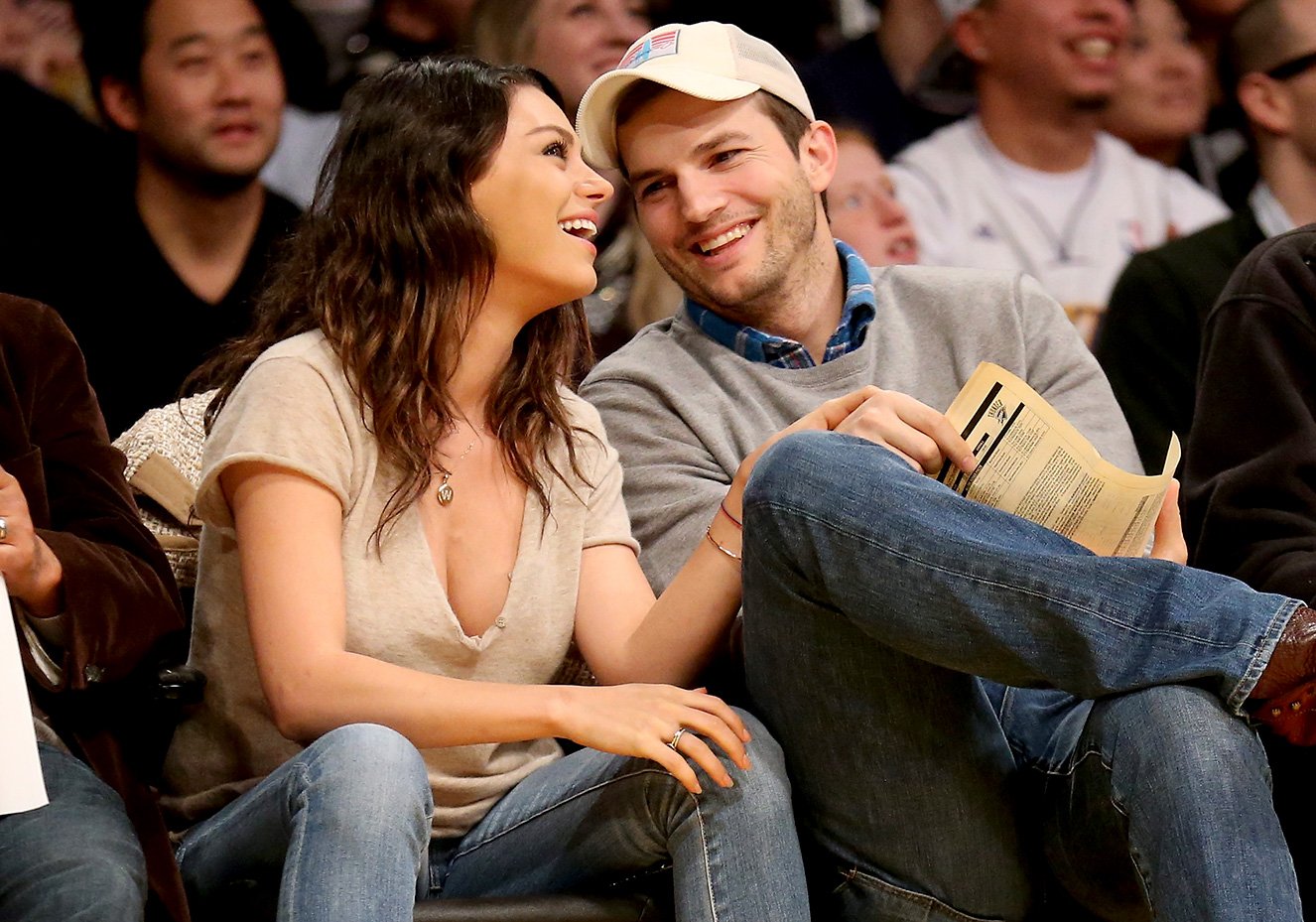 Mila Kunis e Ashton Kutcher casam-se em segredo nos Estados Unidos