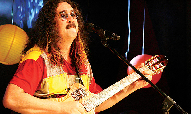 Moraes Moreira, Luiz Caldas e Armandinho agitam baile de pré-carnaval