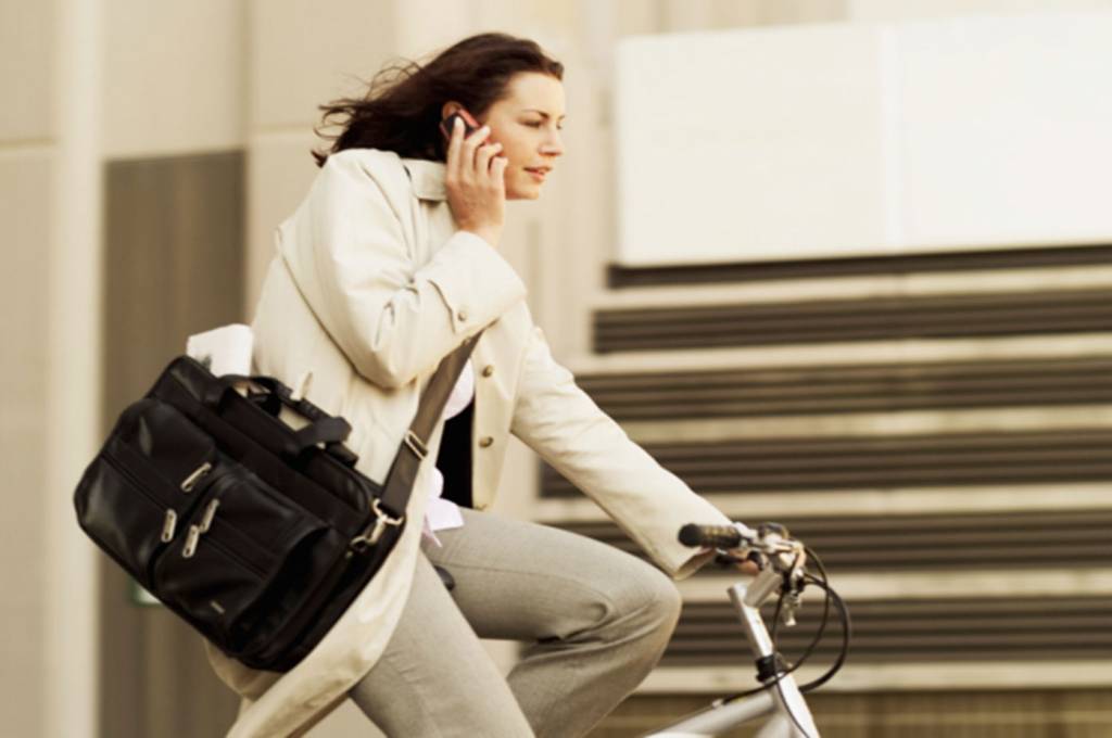 7 looks incríveis para quem vai trabalhar pedalando